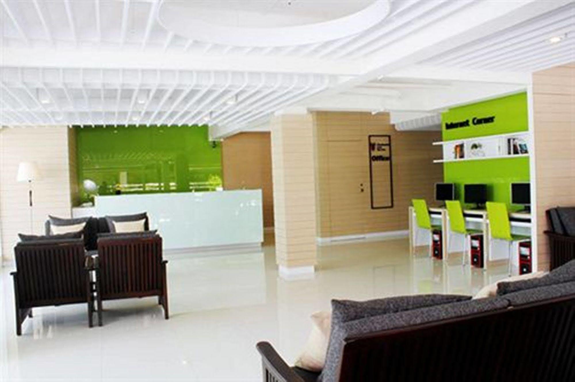 My Hotel - SHA Extra Plus Patong Esterno foto